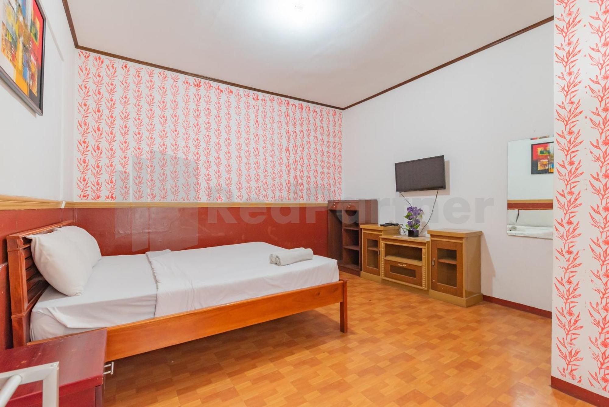 Seruni Guest House Near Alun Alun Lembang Mitra Reddoorz Exterior photo